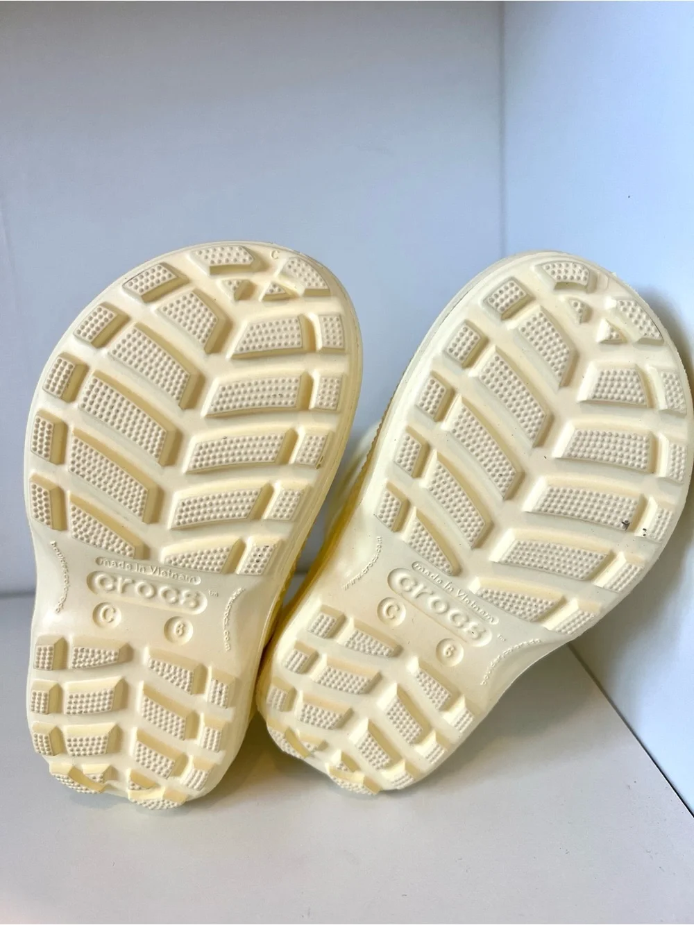 Crocs Toddler Kids Rain Boot Clogs in Pale Yellow Size 6
